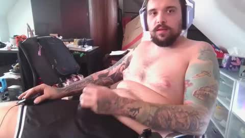 _smiley_bear27 online show from September 27, 5:16 am