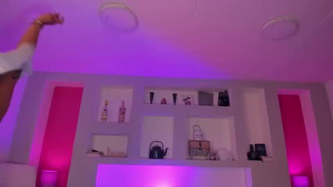 Sofia Miller online show from October 17, 4:05 am