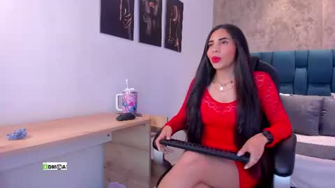 Susan online show from July 1, 7:44 pm