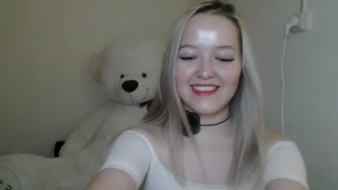 _sweet_smile_ online show from July 28, 8:01 pm