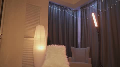 Annie online show from February 9, 5:00 am