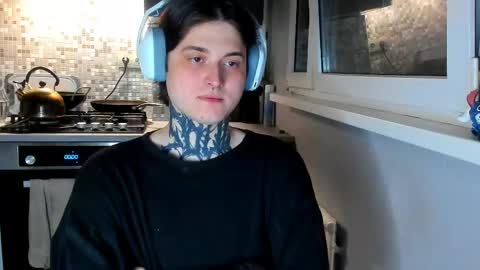 _torfin_ online show from April 26, 9:56 pm