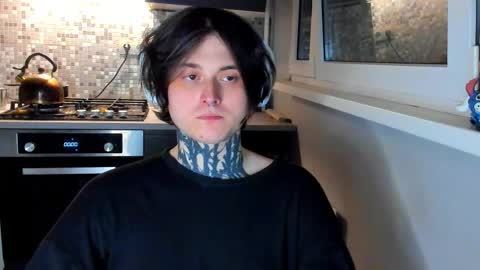 _torfin_ online show from April 28, 11:09 pm