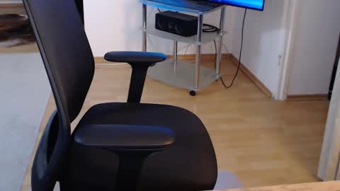 _trythis_ online show from November 10, 9:06 pm