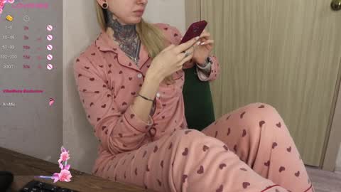 Snapshot of _viv1an_ chatting on February 15, 12:11 pm Alis online show from February 15, 12:11 pm