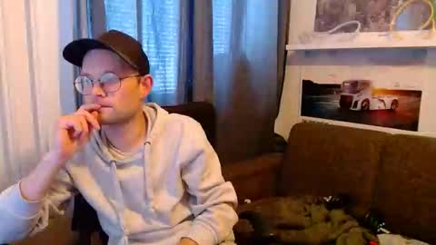 _whoisthatguy_ online show from May 12, 4:49 pm