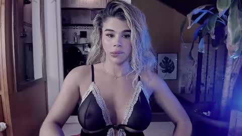 Nadien online show from February 28, 1:58 am