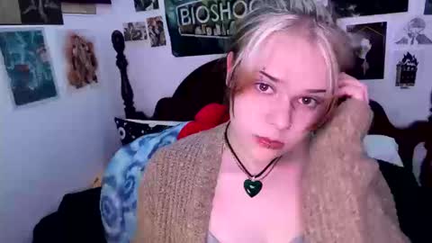Snapshot of _xxalexx chatting on October 12, 2:37 am _xxalexx online show from October 12, 2:37 am
