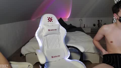 Nicole  Thomas  Dave online show from March 3, 6:35 pm