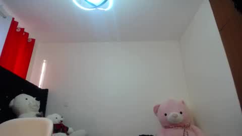 Zoilah online show from December 11, 3:05 pm