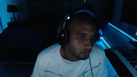 a4orce online show from October 28, 2:45 am