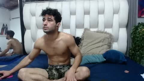 aaron_jones_1 online show from May 2, 7:19 pm