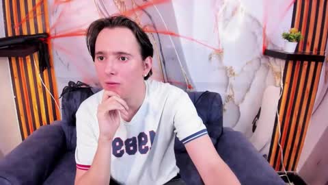 Aaron online show from November 1, 7:13 pm