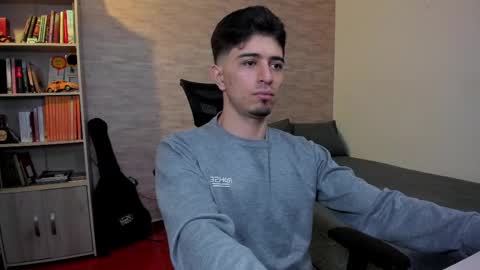 Aaron online show from February 25, 7:06 pm