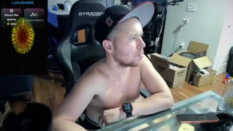 Aaron Skye online show from April 17, 2:03 am