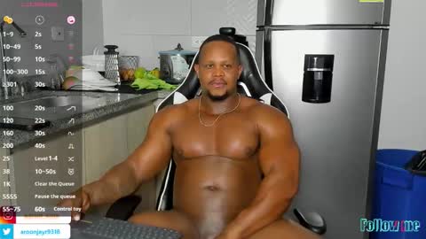 Aaron online show from October 8, 10:05 pm