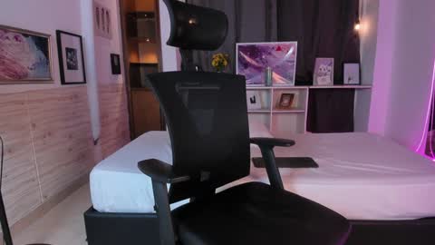 Aaron online show from December 16, 11:39 pm