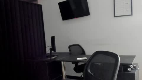 ig aaron hunter123 online show from April 4, 12:56 pm