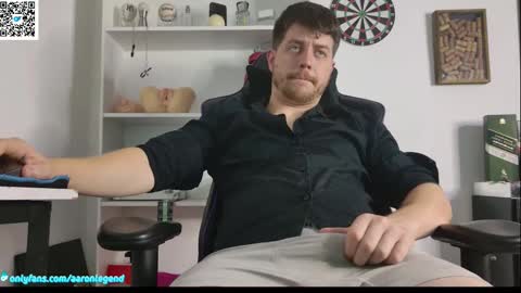 Aaron  online show from February 22, 7:01 am