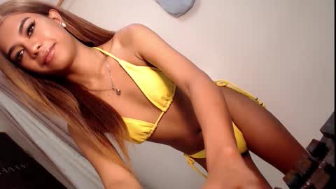 Snapshot of aaysia chatting on October 22, 9:27 pm AYISHA online show from October 22, 9:27 pm