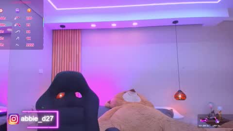 Abbie Edmond  online show from December 23, 3:56 am