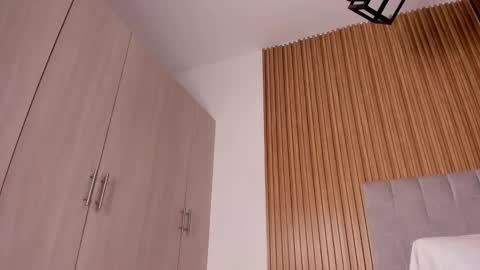 abby_swett1 online show from February 18, 1:55 pm