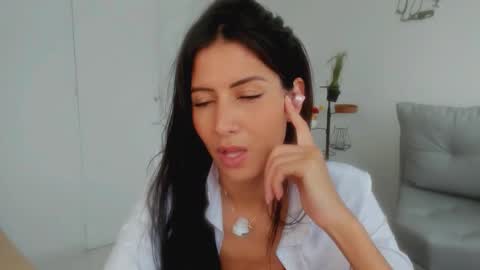 Laura  online show from December 4, 5:23 pm