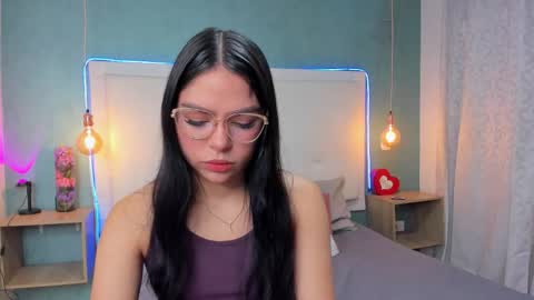 Abby Dixon  online show from November 18, 3:15 pm