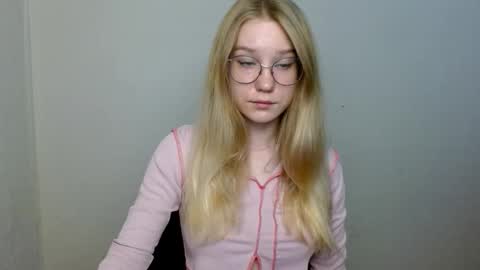 Abby Lovense is active online show from November 9, 2:53 pm