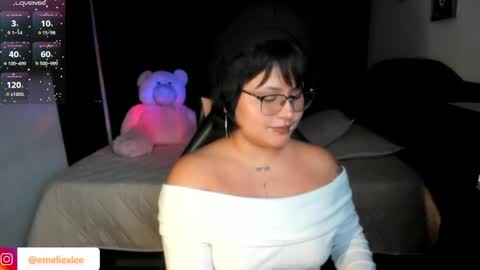 Snapshot of abbyxlee chatting on February 24, 10:25 pm     online show from February 24, 10:25 pm