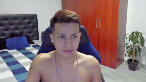 Independence model AbelAsburgo online show from January 15, 2:09 am