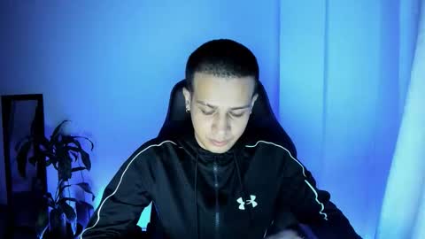 Independence model AbelAsburgo online show from January 31, 11:57 pm