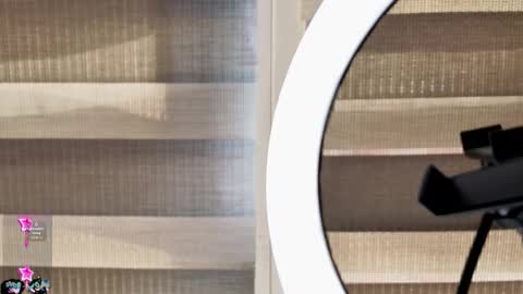 Abella online show from October 15, 2:40 pm