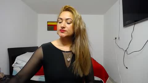 ximena online show from November 19, 12:48 pm