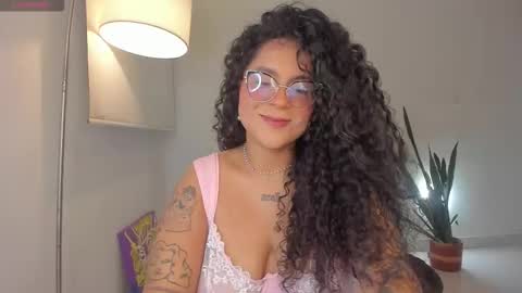 Abigail online show from December 4, 1:27 am