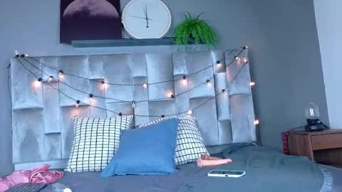 ABIGAIL online show from January 11, 1:28 pm