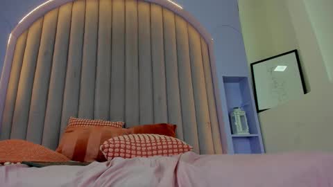 ABIGAIL online show from January 8, 9:09 pm