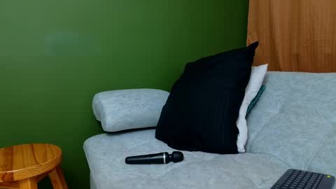 abril_bianchi online show from March 25, 9:43 pm