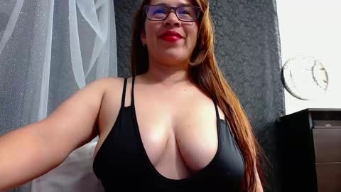 abril_bianchi online show from October 13, 12:01 am