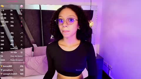  Abril  online show from February 17, 11:00 pm