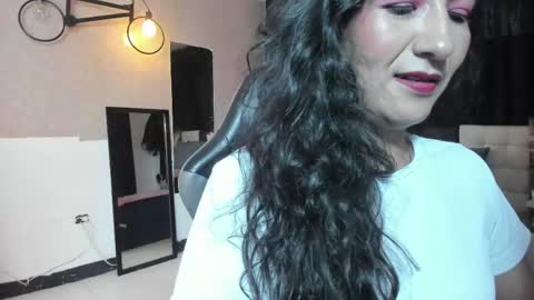 Abril online show from May 8, 9:42 pm