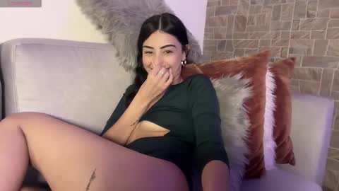 abrilsantosxo online show from January 16, 2:37 pm