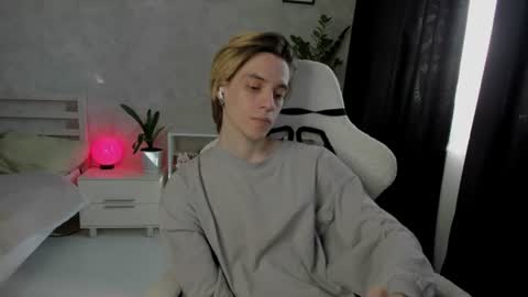 abslut online show from August 1, 9:44 am