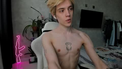 abslut online show from March 27, 12:39 pm