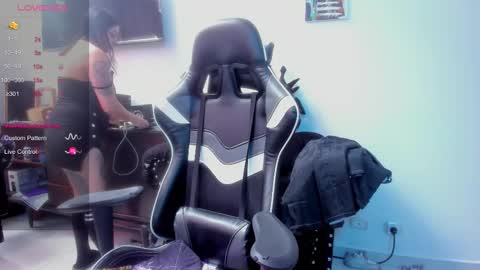 Alice online show from March 1, 9:30 pm