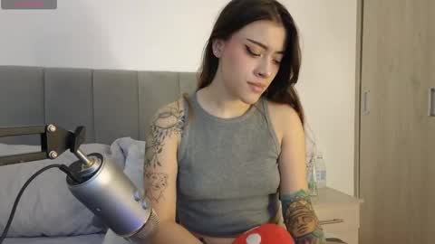 Snapshot of acidkaos chatting on February 24, 12:41 am Lana 3 online show from February 24, 12:41 am