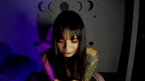   online show from February 3, 8:51 am