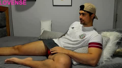 Snapshot of adam_clarke chatting on October 20, 10:37 pm adam clarke online show from October 20, 10:37 pm