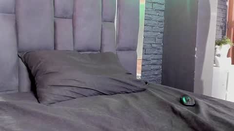 adam_piarse online show from December 30, 12:43 am