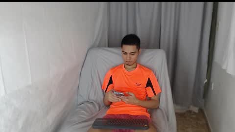 adam_sinclair online show from December 3, 12:42 am